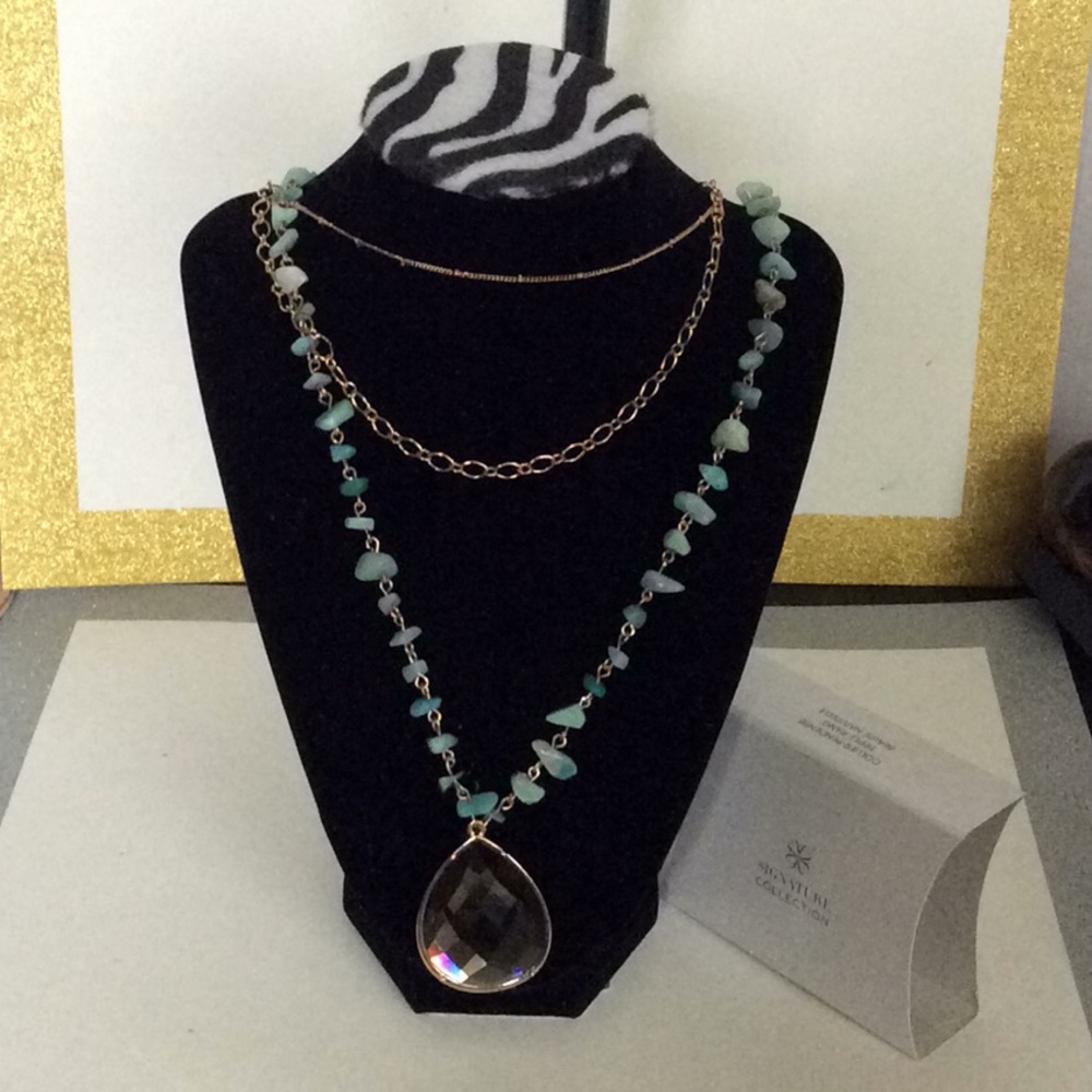 NWT Avon Necklace